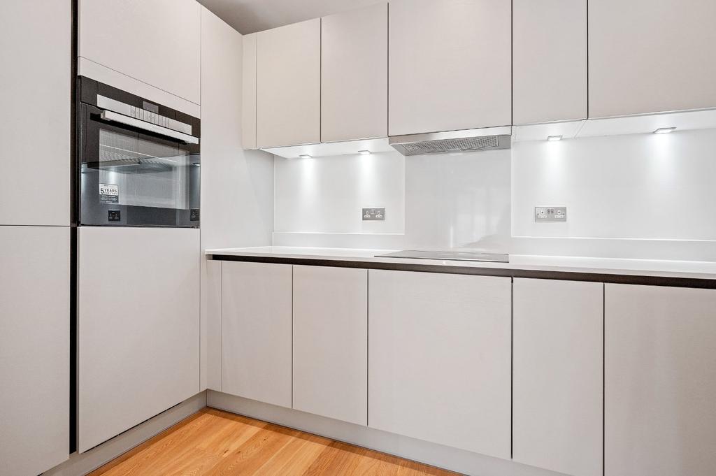 Milliner House, 5 Wild Flower... 3 bed apartment - £3,350 pcm (£773 pw)