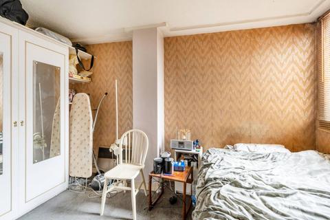 1 bedroom flat for sale - Broad Street, Teddington, TW11