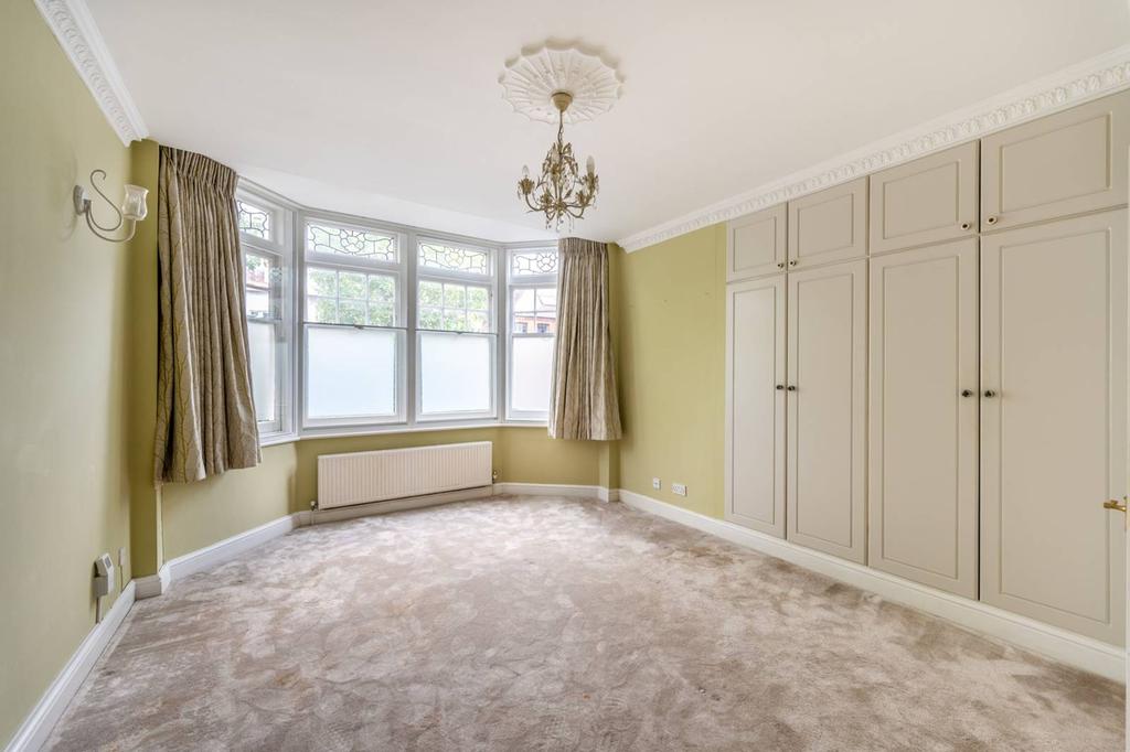 Brondesbury Park, Brondesbury Park, London, NW2 3 bed flat £3,750 pcm
