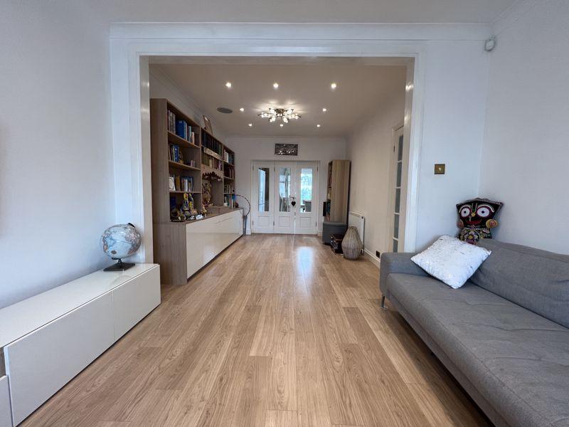 Merlin Crescent, Edgware 4 bed terraced house £640,000