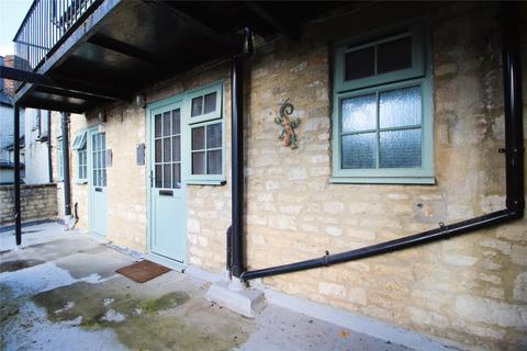 Studio to rent, Silver Street, Cirencester, GL7