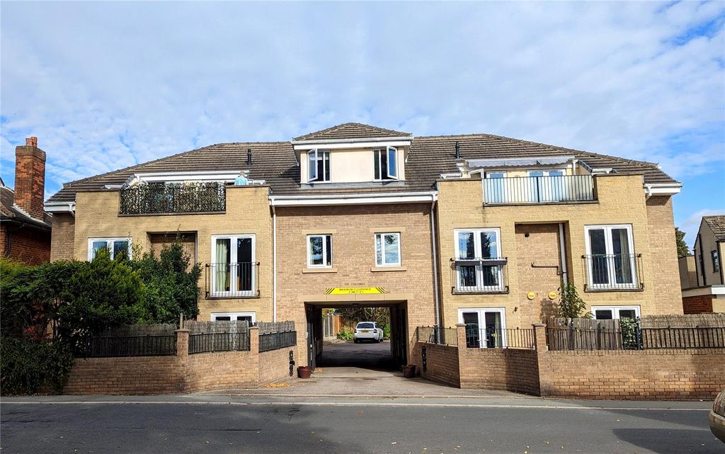 Lee Green, Mirfield, WF14 2 bed apartment for sale £165,000