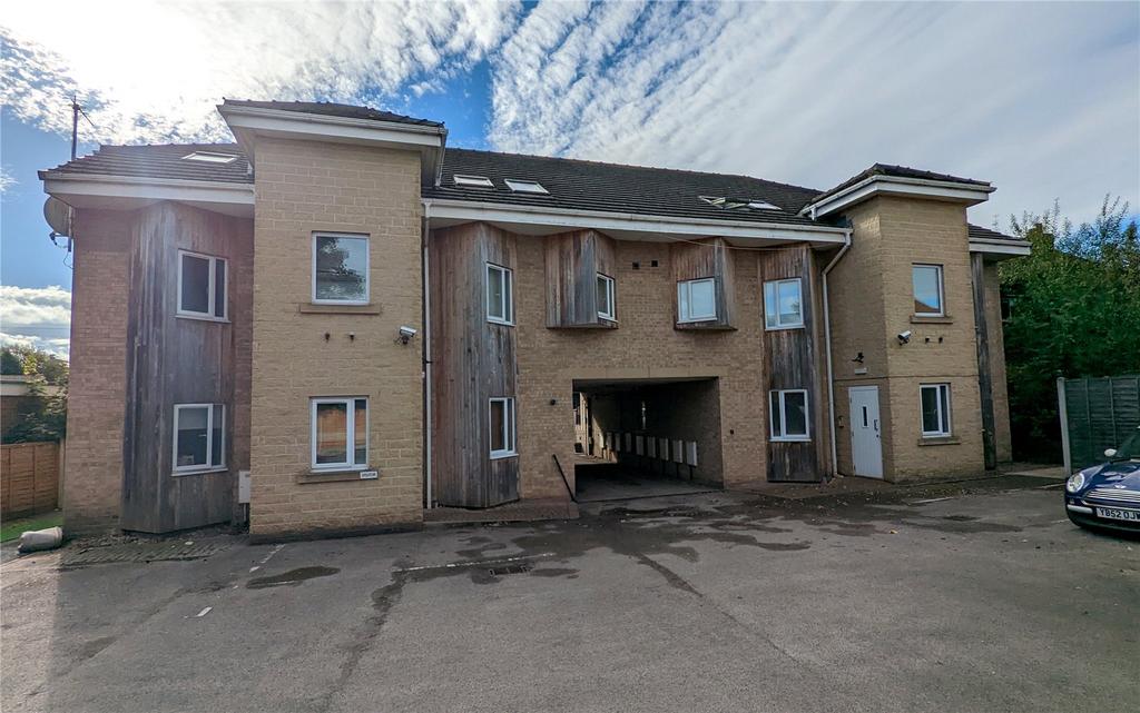 Lee Green, Mirfield, WF14 2 bed apartment £165,000