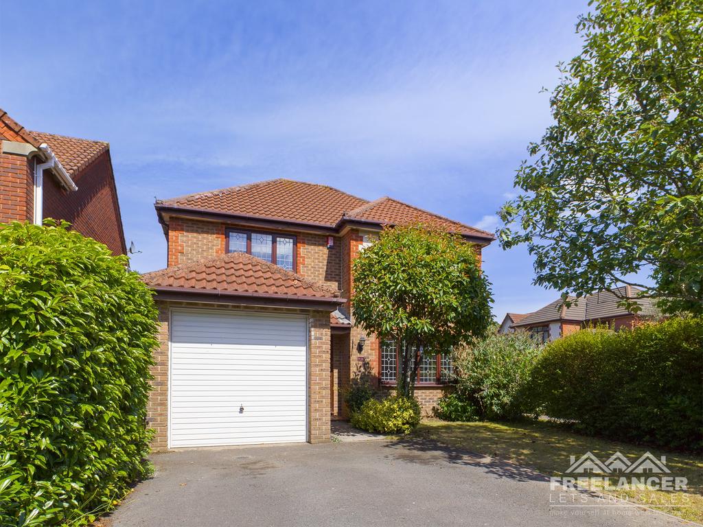 Coed Camlas, New Inn, Pontypool 4 bed house £1,200 pcm (£277 pw)