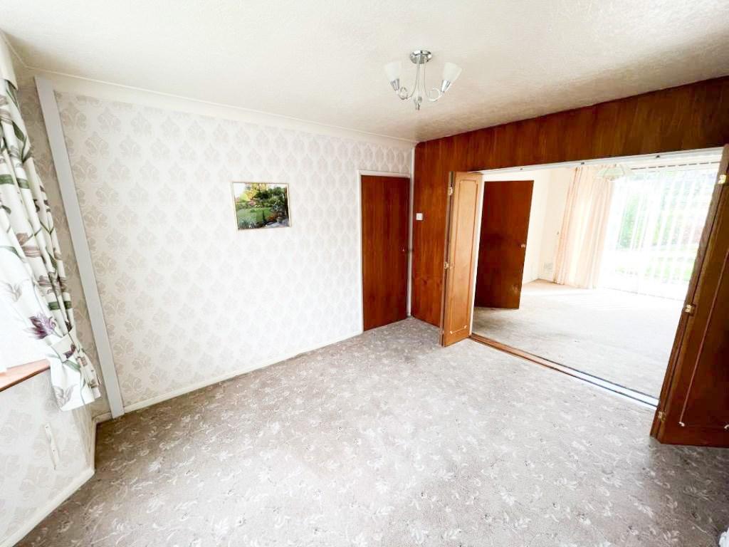 Upper Ettingshall Road, Bilston, WV14 3 bed semidetached house £249,950