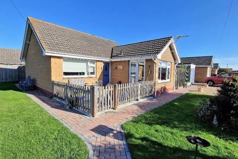 3 bedroom detached bungalow for sale - Rolfs Close, Bembridge, Isle of Wight, PO35 5RL