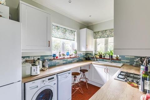 119 Commonwealth Road, Caterham, CR3 6LW