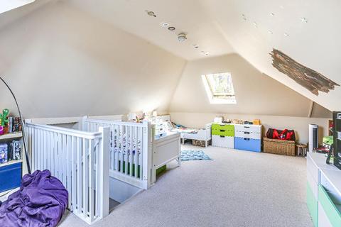 119 Commonwealth Road, Caterham, CR3 6LW