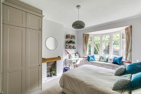 119 Commonwealth Road, Caterham, CR3 6LW