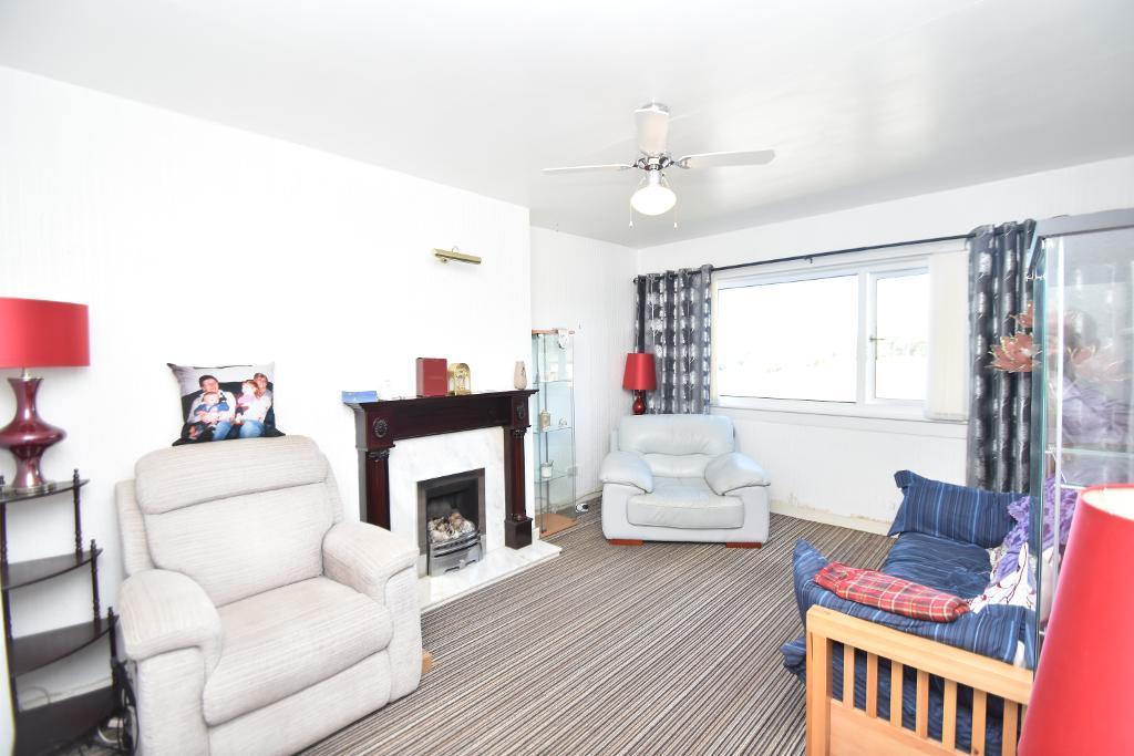 Quarrywood Road, Barmulloch, Glasgow, G21 3EU 3 bed flat for sale £65,000