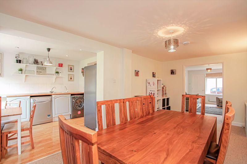 Woodhall Drive, Banbury 3 bed semidetached house for sale £350,000
