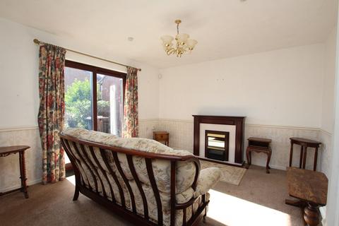 2 bedroom bungalow for sale - Edgcott Close, Luton, LU3