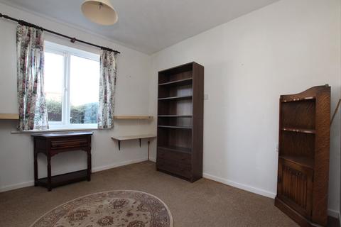 2 bedroom bungalow for sale - Edgcott Close, Luton, LU3
