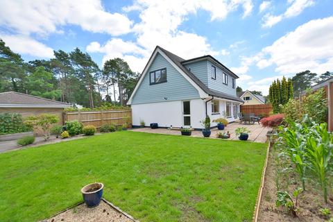 4 bedroom detached house for sale - Old Pines Close, Ferndown, BH22