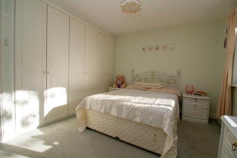 4 bedroom detached house for sale - Wynne Gardens, Church Crookham, Fleet, GU52
