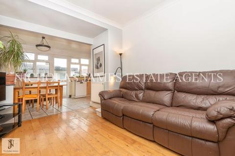 3 bedroom semi-detached house for sale - The Fairway, Palmers Green, London N13