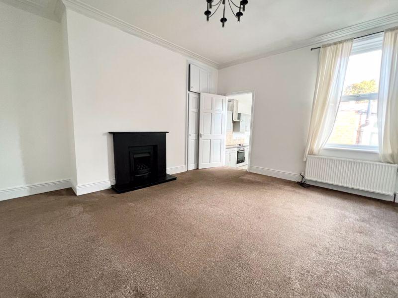 Park Crescent East, North Shields 3 bed apartment £795 pcm (£183 pw)