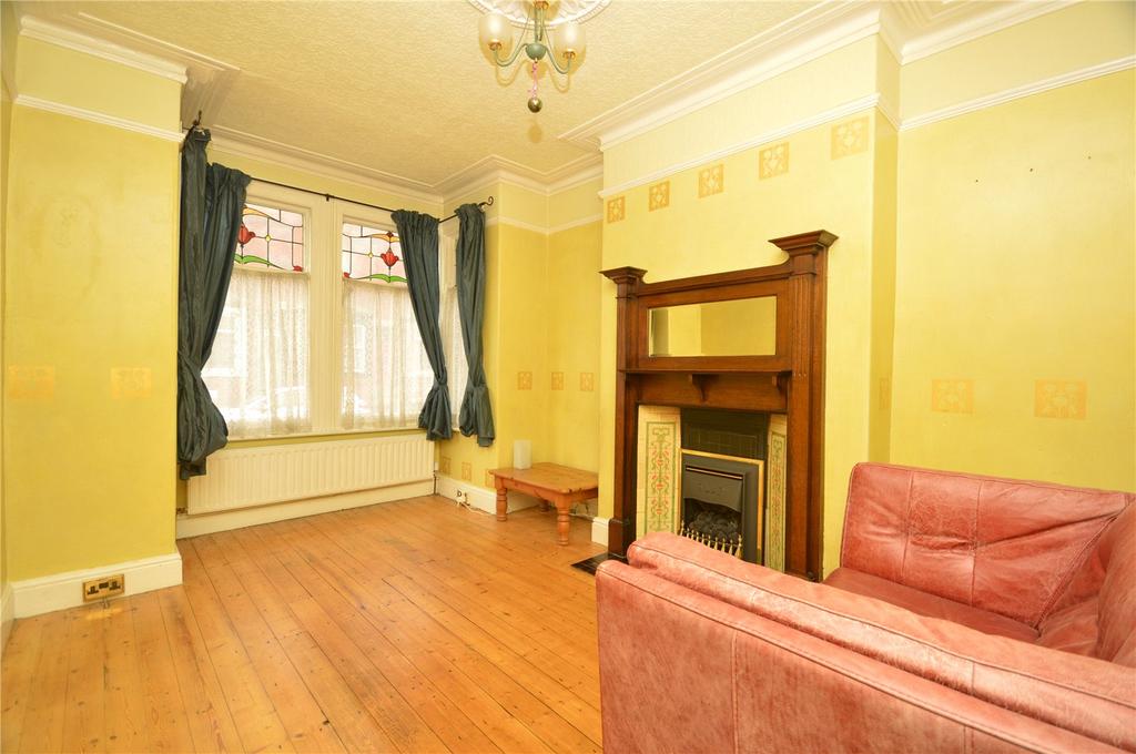 Parkfield Place, Leeds, West Yorkshire 3 bed terraced house - £169,950