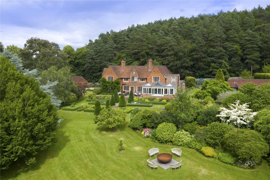 Hookwood Park, Oxted, Surrey, RH8 5 bed detached house for sale £