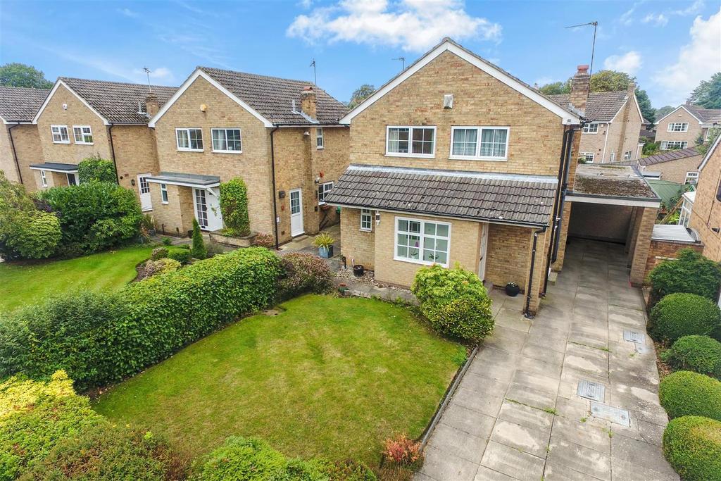 Shadwell Park Avenue, Leeds, West Yorkshire, LS17 8TL 3 bed detached