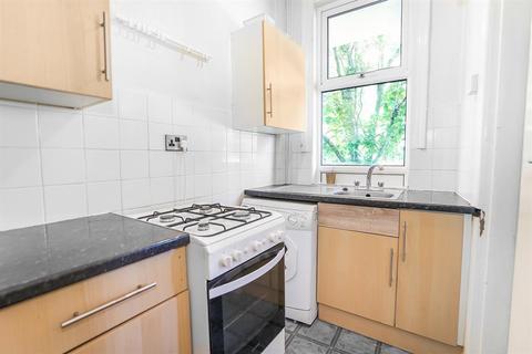 13 Knowle Avenue, Leeds, LS4 2PQ