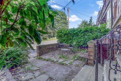 13 Knowle Avenue, Leeds, LS4 2PQ