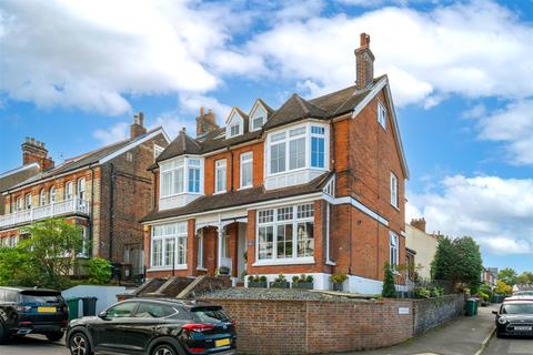 Flat 3, 36 Chart Lane, Reigate, RH2 7DZ