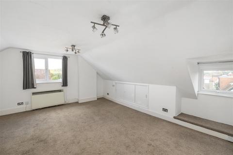 Flat 3, 36 Chart Lane, Reigate, RH2 7DZ