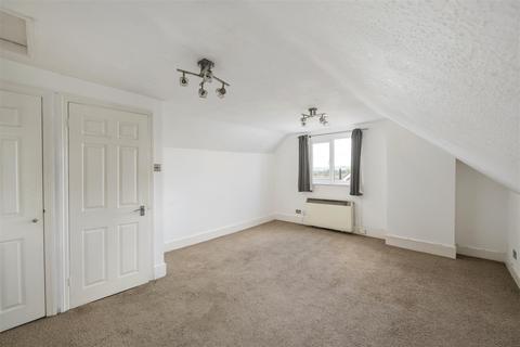 Flat 3, 36 Chart Lane, Reigate, RH2 7DZ