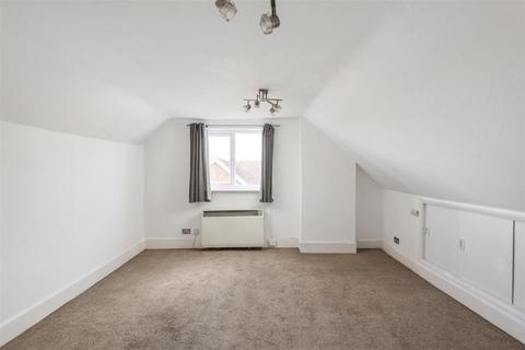 Flat 3, 36 Chart Lane, Reigate, RH2 7DZ