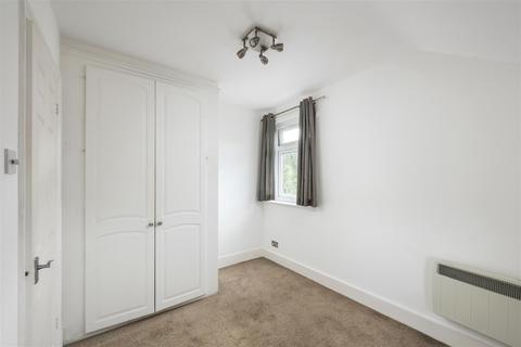 Flat 3, 36 Chart Lane, Reigate, RH2 7DZ