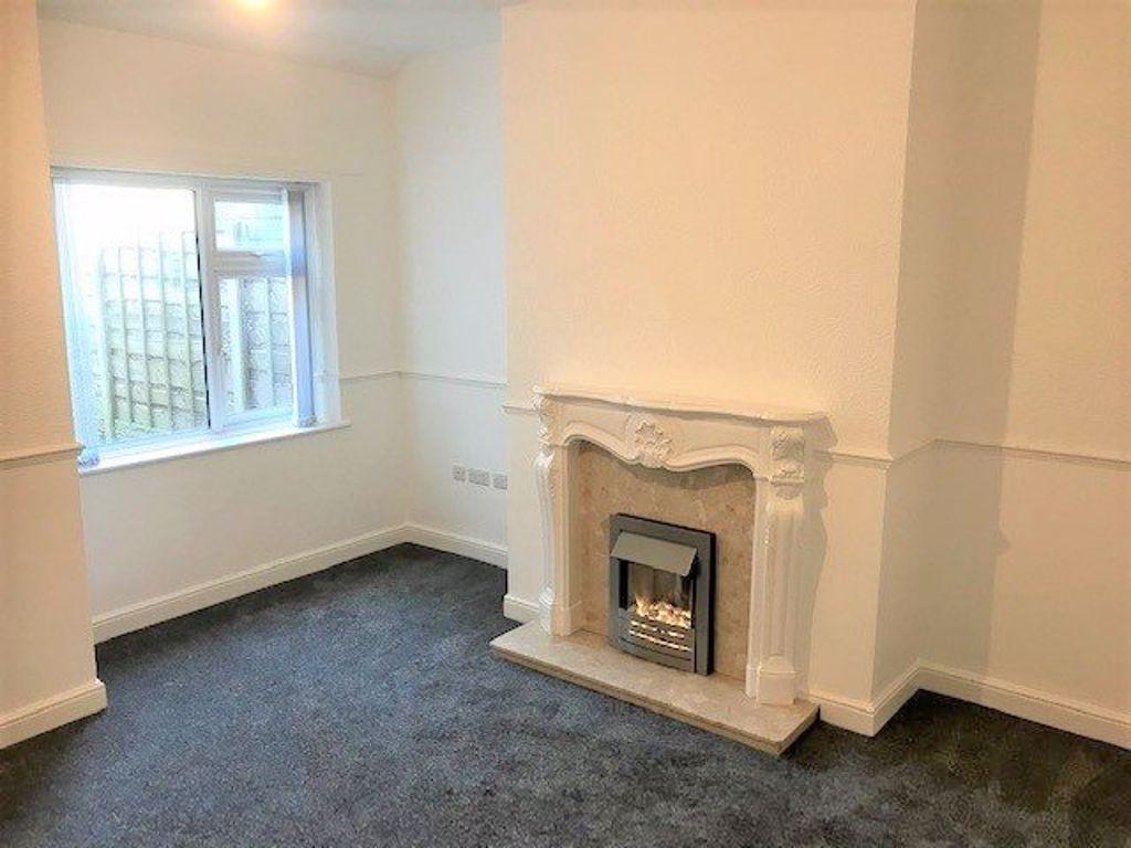 Mills Hill Road, Middleton, M24 2EF 2 bed terraced house £895 pcm (£