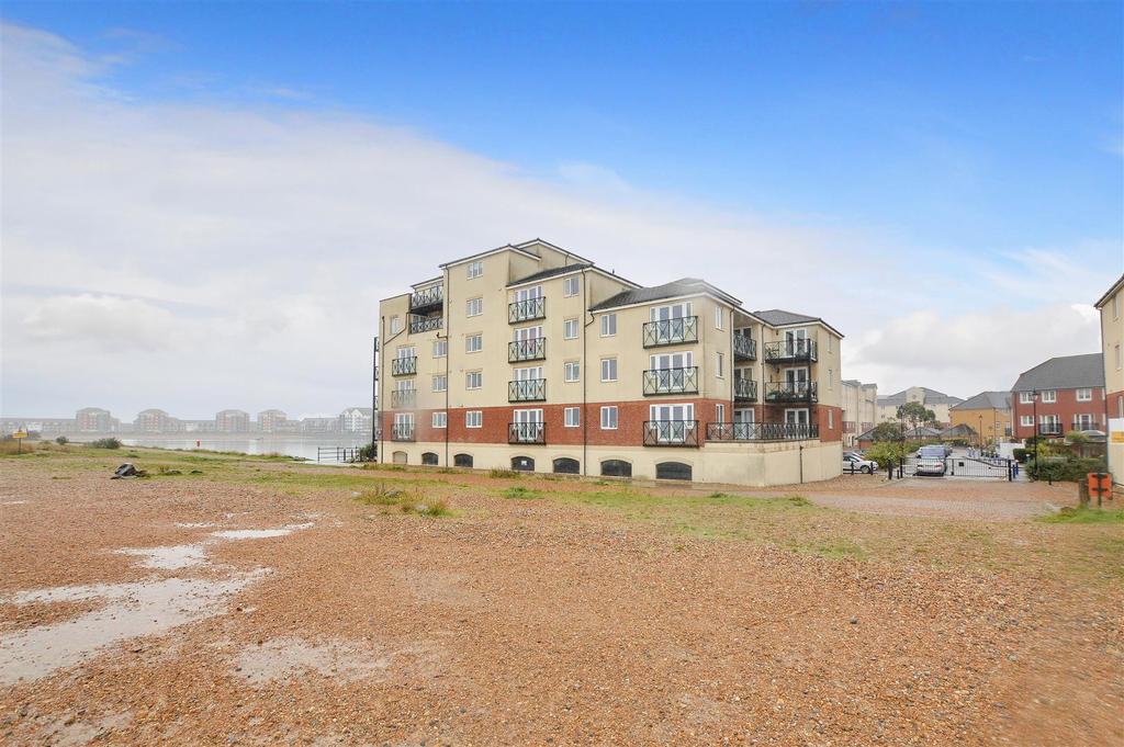 Macquarie Quay, Eastbourne 2 bed flat £215,000