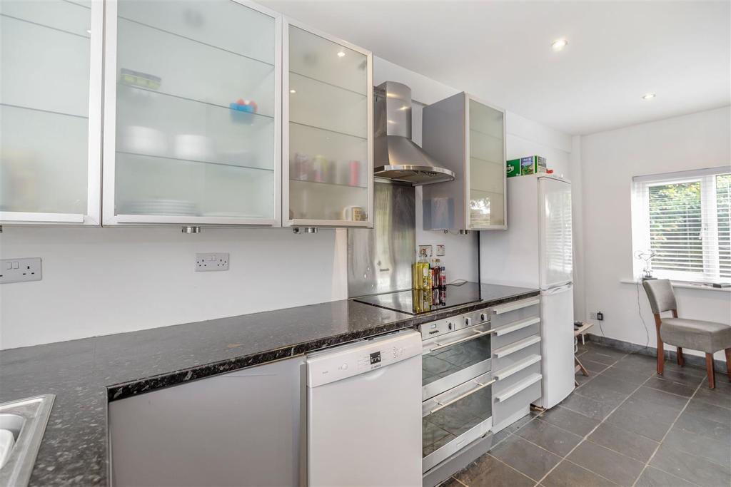 8524604-interior17.jpg