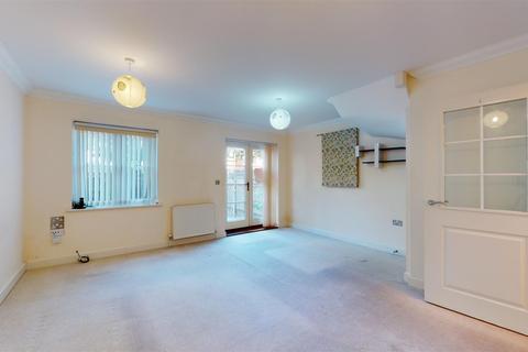 3 bedroom terraced house for sale - St. Augustines Park, Westgate-On-Sea