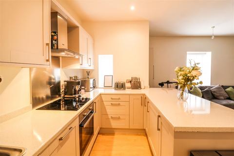 Apartment 3, Plymouth House The Square, Sawbridgeworth, CM21 9AE