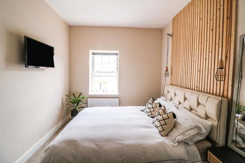 Apartment 3, Plymouth House The Square, Sawbridgeworth, CM21 9AE