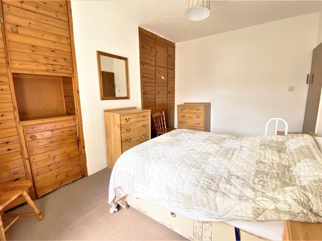 Manor Avenue, Goldthorpe, Rotherham, S63 9DJ 3 bed terraced house for