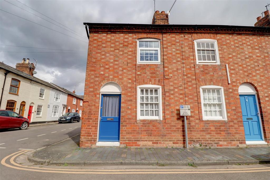 Ryland Street, StratforduponAvon 2 bed end of terrace house £750