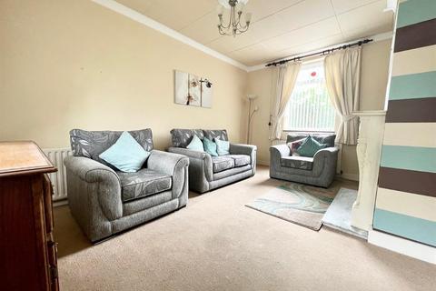37 Deerlands Close, Sheffield, S5 8AE