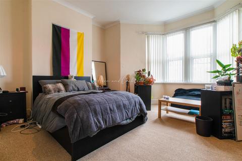 11 Beda Road, Cardiff, CF5 1LX