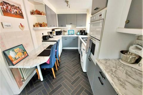 64 Bridle Crescent, Chapeltown, Sheffield, S35 2QX