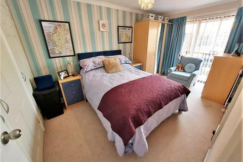64 Bridle Crescent, Chapeltown, Sheffield, S35 2QX
