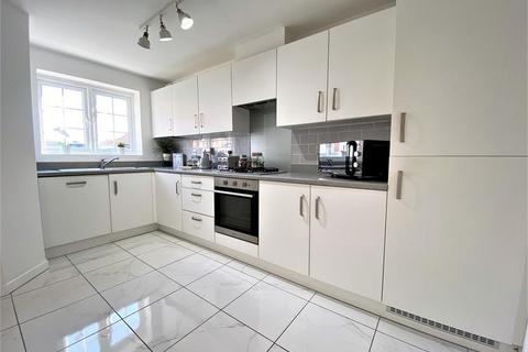 3 Empire Crescent, Woodlands, Doncaster, DN6 7FH