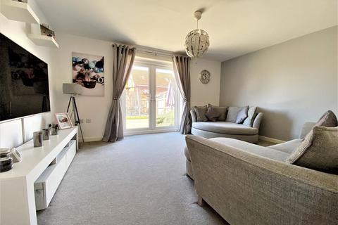 3 Empire Crescent, Woodlands, Doncaster, DN6 7FH