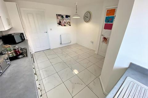 3 Empire Crescent, Woodlands, Doncaster, DN6 7FH