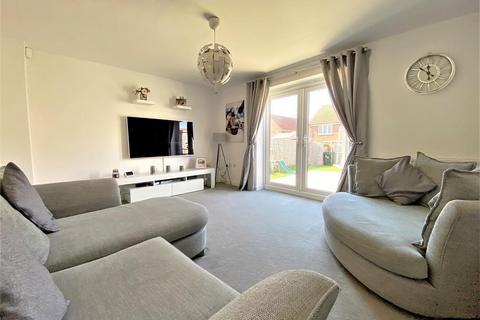 3 Empire Crescent, Woodlands, Doncaster, DN6 7FH
