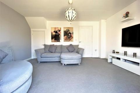 3 Empire Crescent, Woodlands, Doncaster, DN6 7FH