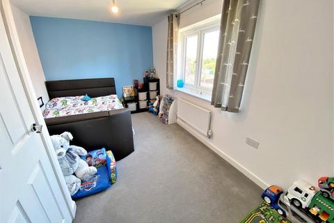 3 Empire Crescent, Woodlands, Doncaster, DN6 7FH