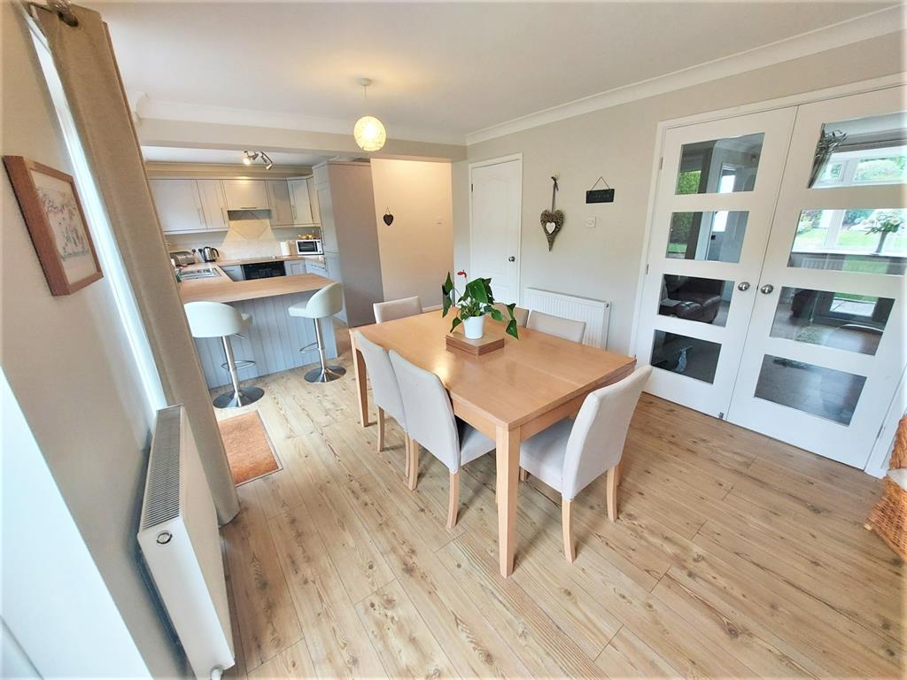 Admirals Crest, Scholes, Rotherham, S61 2SW 4 bed detached house £300,000